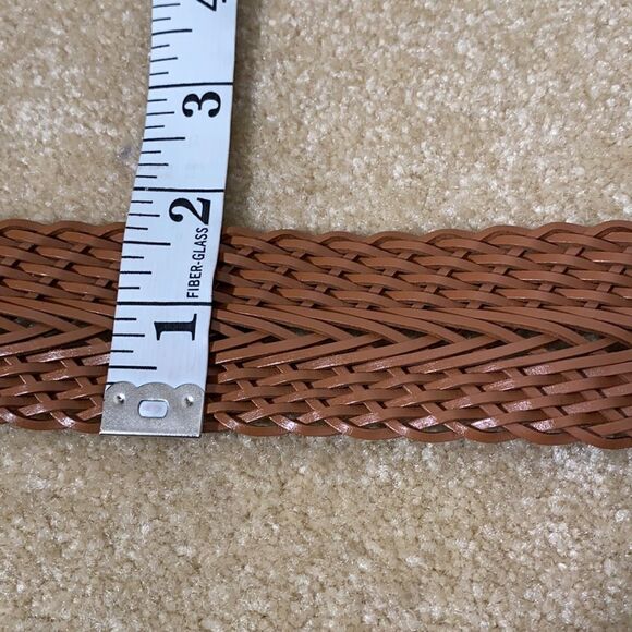 Women’s Belt Tan Woven Medium with Silver Buckle NWT - Picture 4 of 6